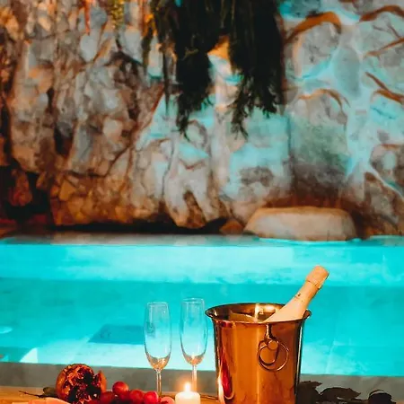 Pietraluna Luxury 4*