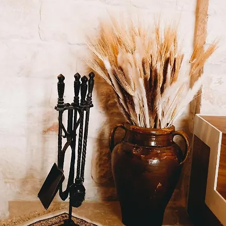 Pietraluna Luxury 住宿加早餐酒店