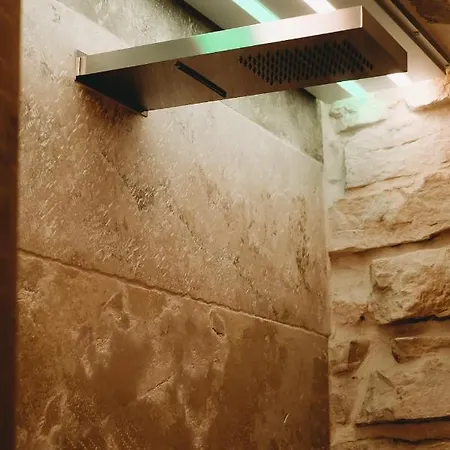 Pietraluna Luxury 焦维纳佐