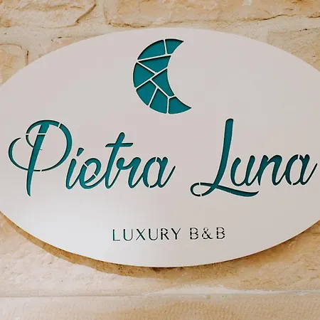 לינה וארוחת בוקר Pietraluna Luxury ג'ובינאצו