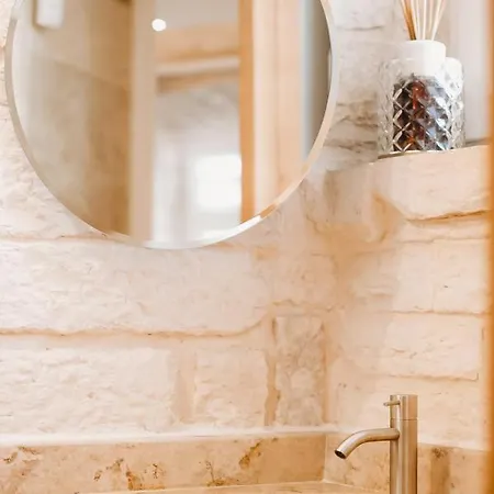 Pietraluna Luxury Oda ve Kahvaltı *