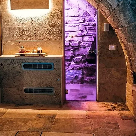 Pietraluna Luxury Bed & Breakfast