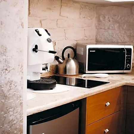 Alojamento de Acomodação e Pequeno-almoço Pietraluna Luxury