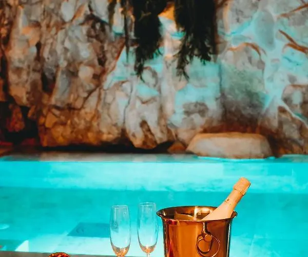 Pietraluna Luxury 4*
